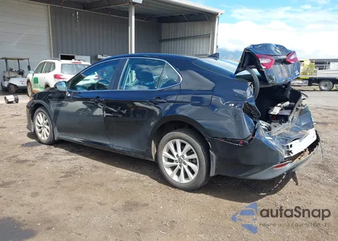 2023 Toyota Camry Le z USA, uszkodzony, nr VIN 4T1C11BK3PU087809